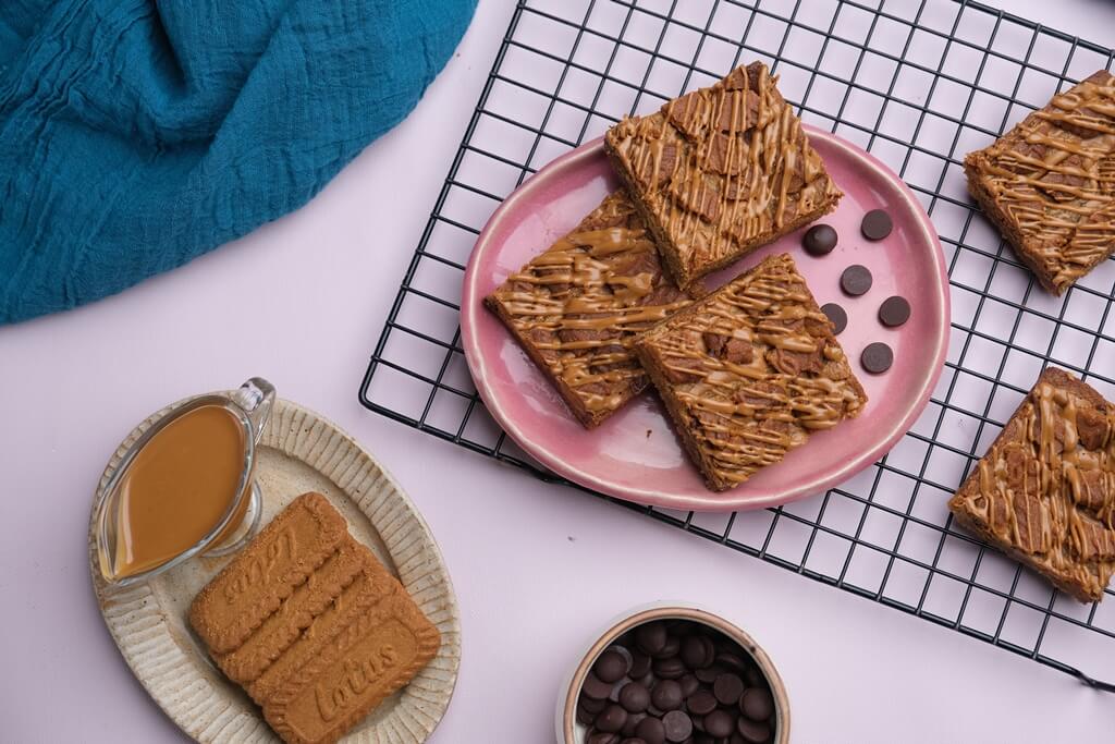 Vegan Biscoff Chocochip Blondie