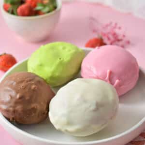 ASSORTED STRAWBERRY BAMBOLINI