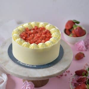 STRAWBERRY CUSTARD CAKE